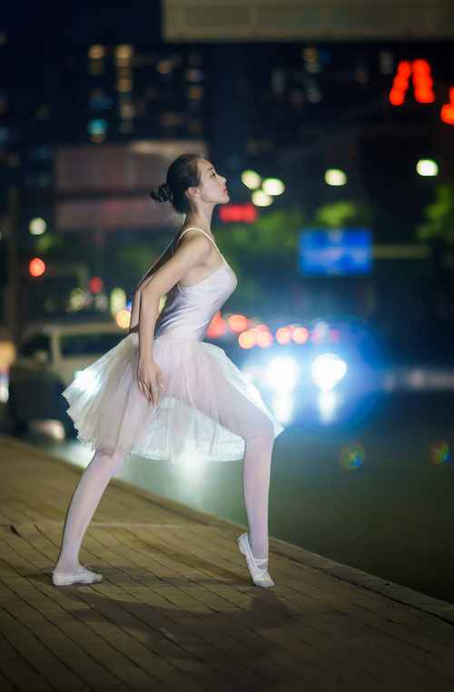 双线战场，厄瓜多尔铁腕与奥亚尔萨瓦尔的单骑接管—破界胜利的共通法则